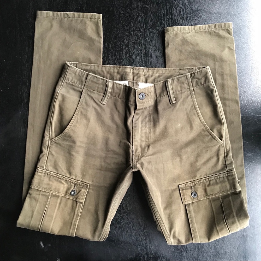 SOLD! Levi’s 511 Skinny Cargo Pants